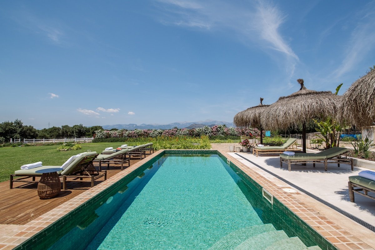 Inifinity pool- Panoramic views- Privacy- Nature gallery image 2