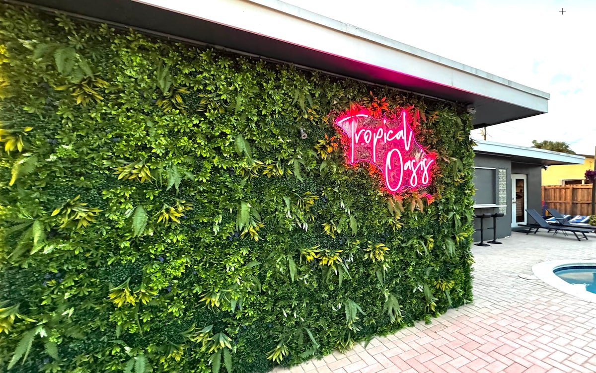 Escape to Tropical Oasis w/ Heated Pool+Cabana Bar gallery image 5