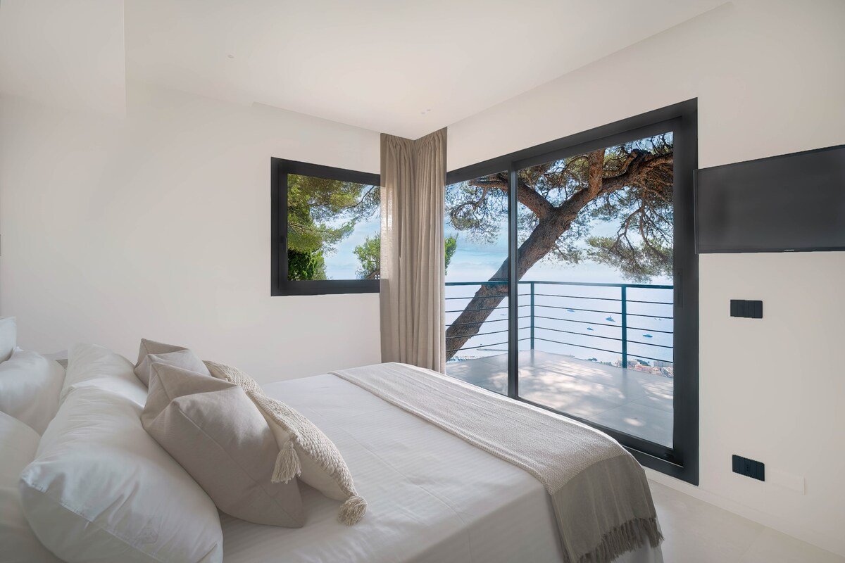 Villa Vistamare by iVillamia .com gallery image 2