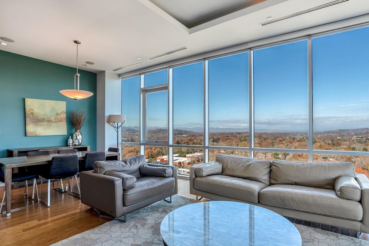 Penthouse Style Condo Atop Hotel Indigo gallery image 4