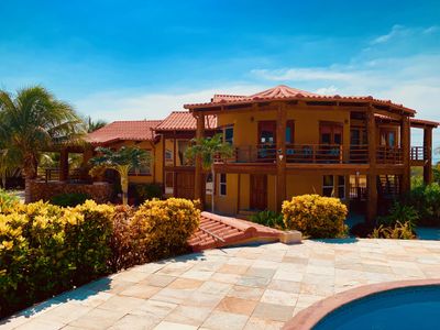 Luxury Private Beachfront: Tennis/ Pickleball/Pool