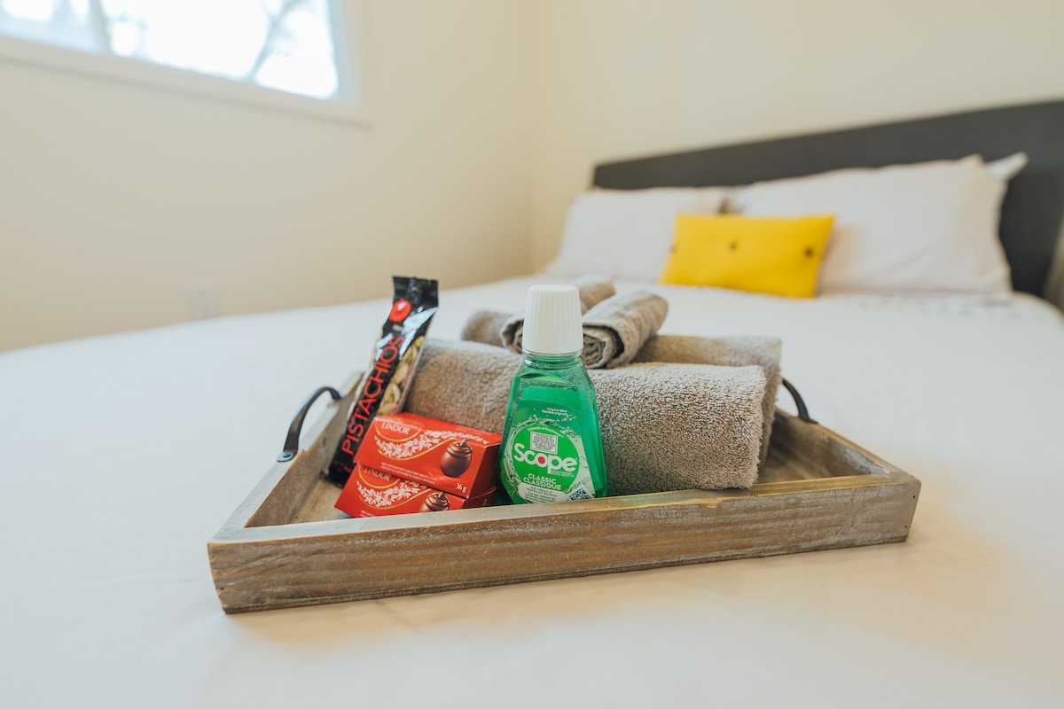 ☆ Downtown Mid-Century Duplex House ☆FREE PARKING☆ gallery image 5