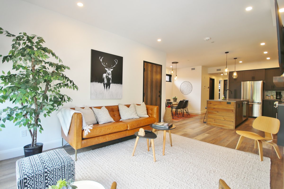 Penthouse Living! Luxury Home Heart of Downtown