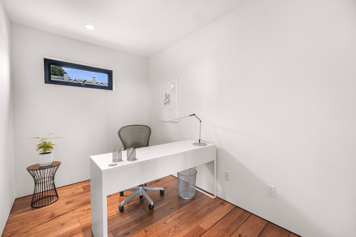 Modern house with skyline view gallery image 5