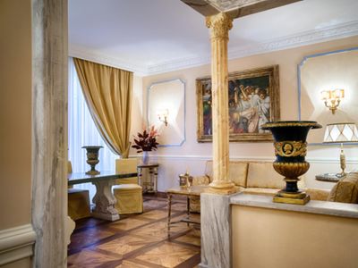 Elegant 2BR/2BA Apartment near Spanish Steps