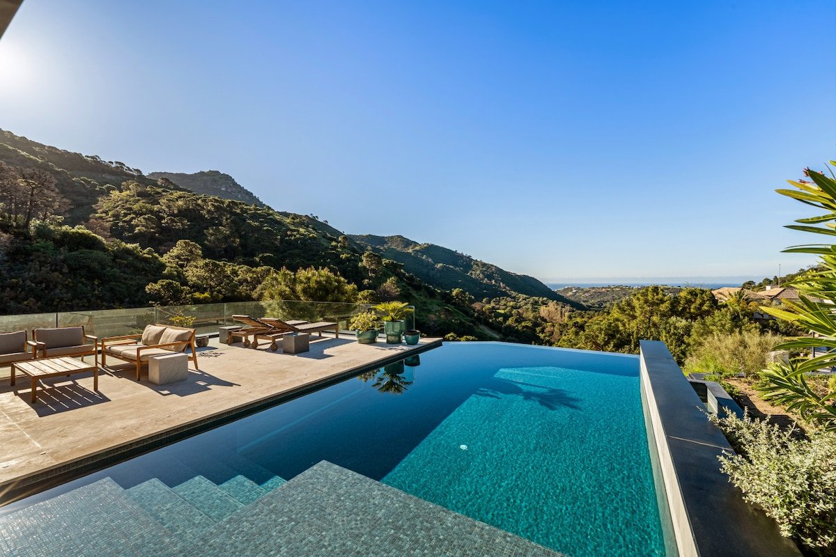 Swish Marbella: Private Luxury Villa & Sea Views