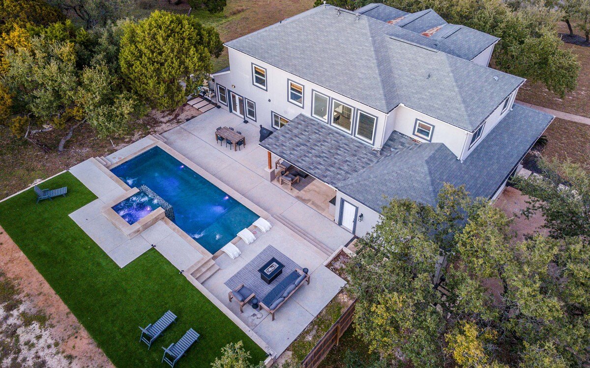 6 Bedroom | Sleep 20 | Pool | Hot Tub | Pool Table gallery image 3