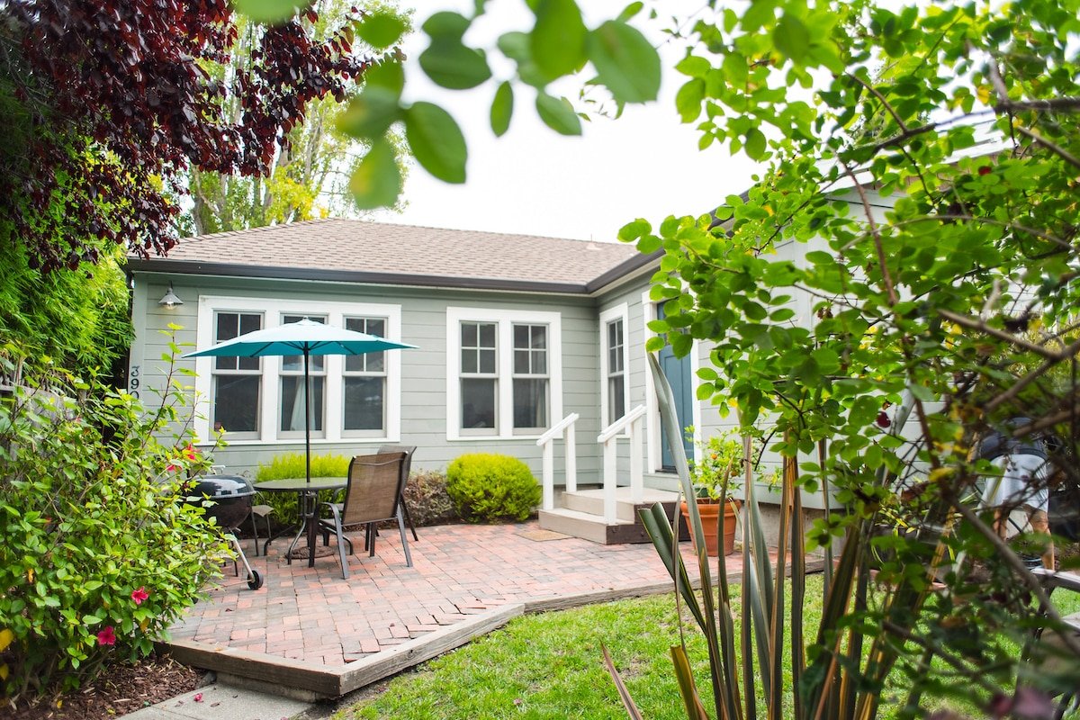 Private Retreat in the Heart of Rockridge gallery image 2