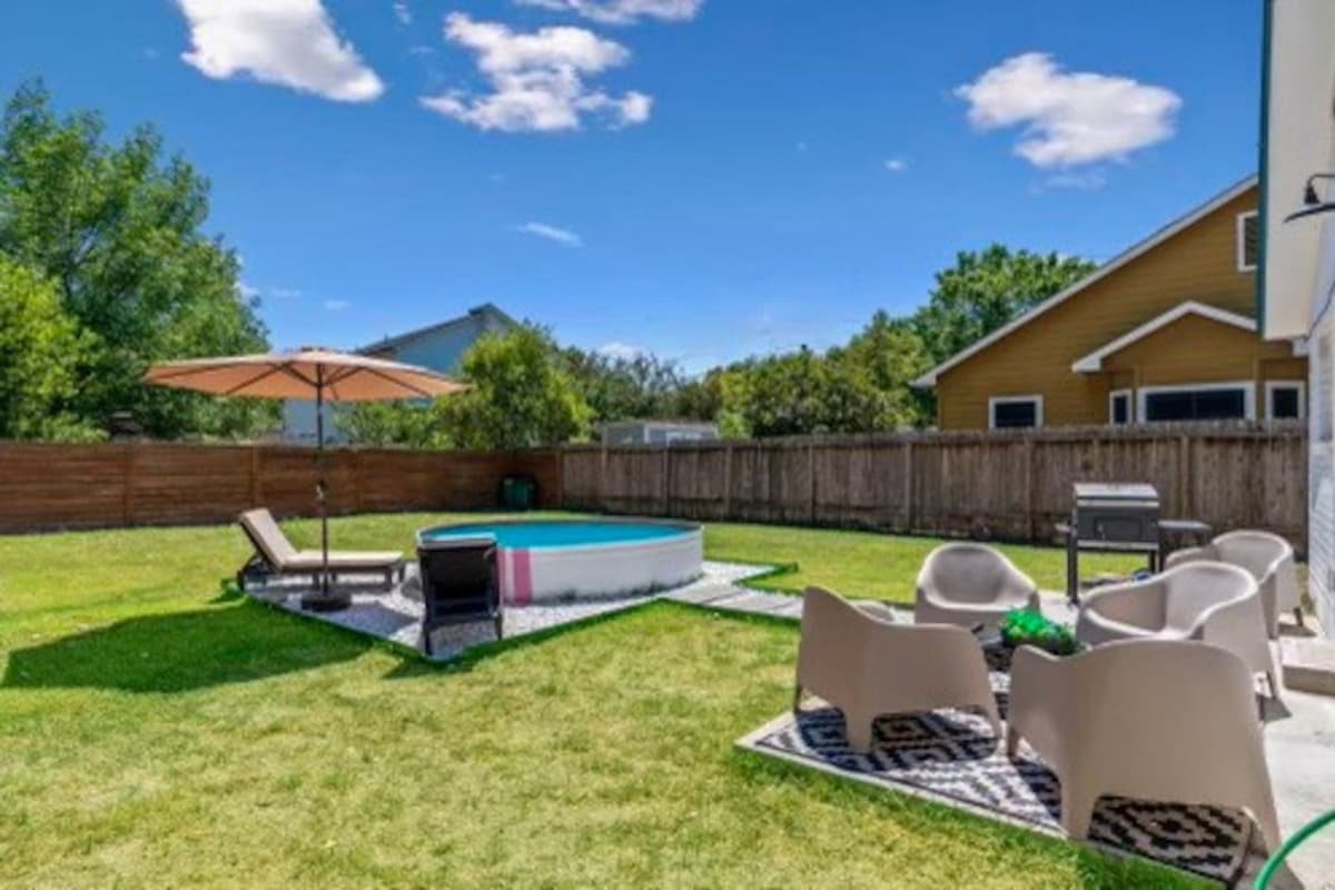 2 Pools – Up to 28 Guests – 2 Combined Homes gallery image 2