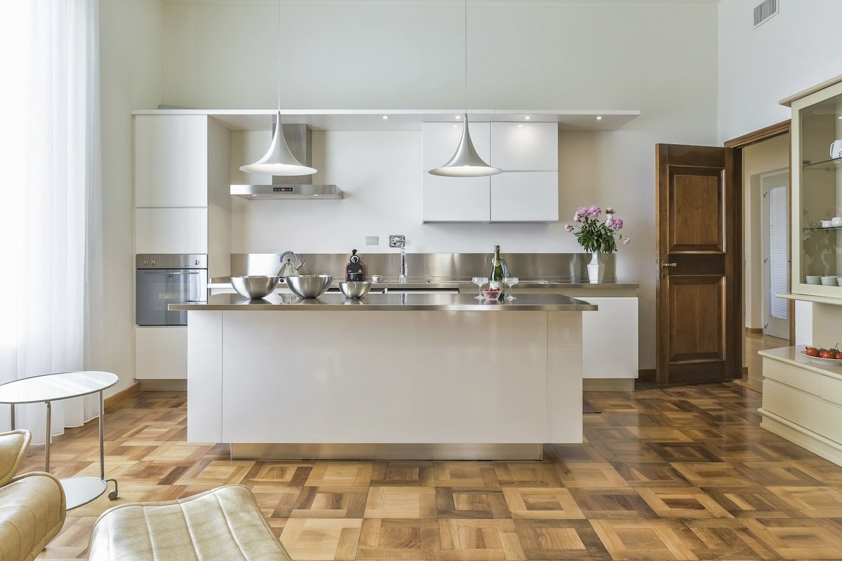 La Magnifica– A Vogue-featured exclusive penthouse gallery image 3