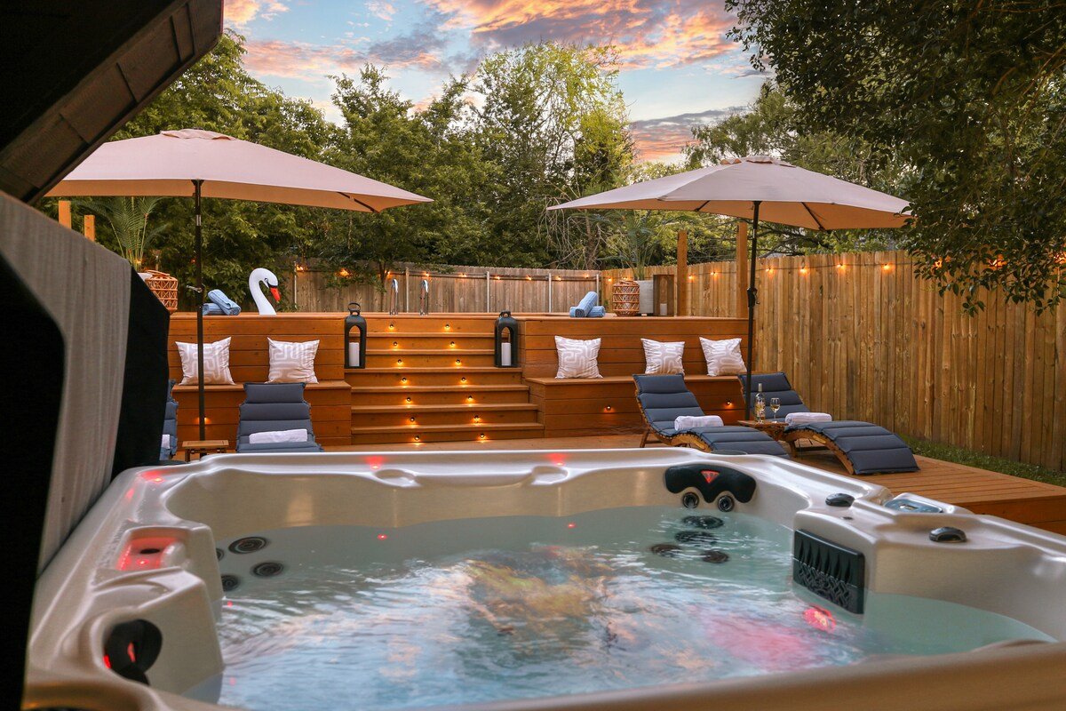 6 Bedroom Villa | Pool | Hot Tub | Party Cabana gallery image 3