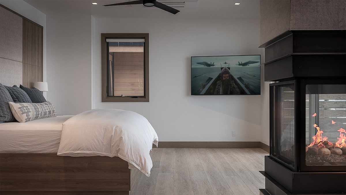 Modern Riverfront Retreat with Views | Riverlight gallery image 2