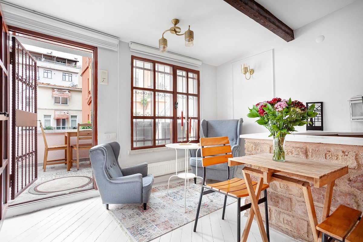 Stylish&Hstorical House 5BR-3BA/Galata Port-Taksim gallery image 2