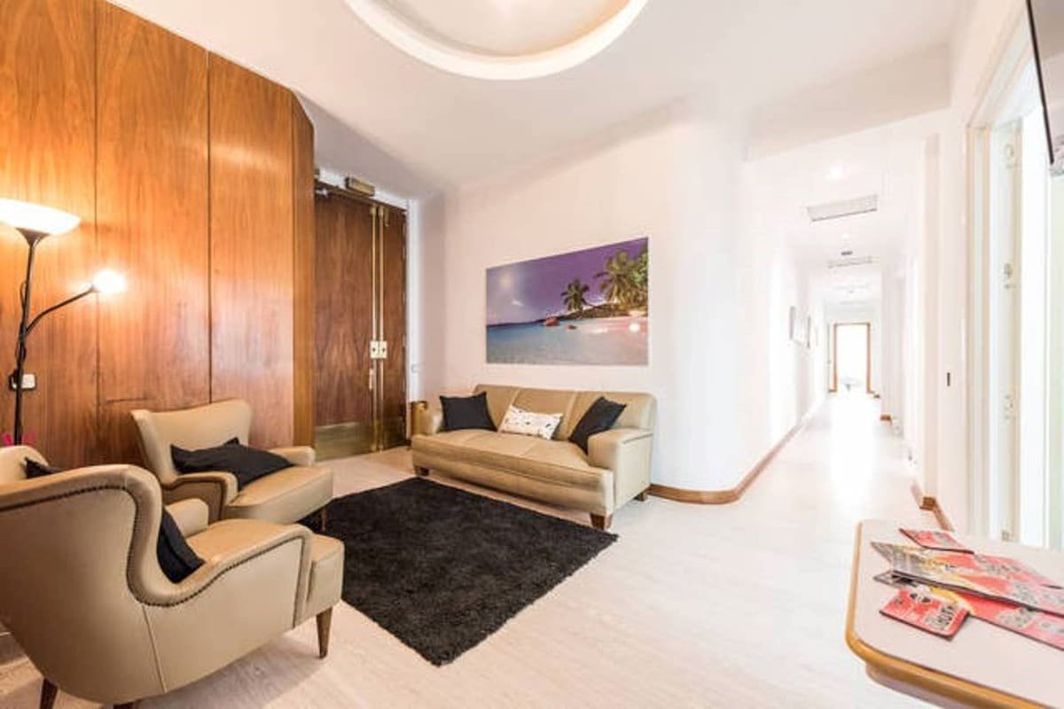 Huge apartment in the Heart of Madrid (Gran Vía) gallery image 3