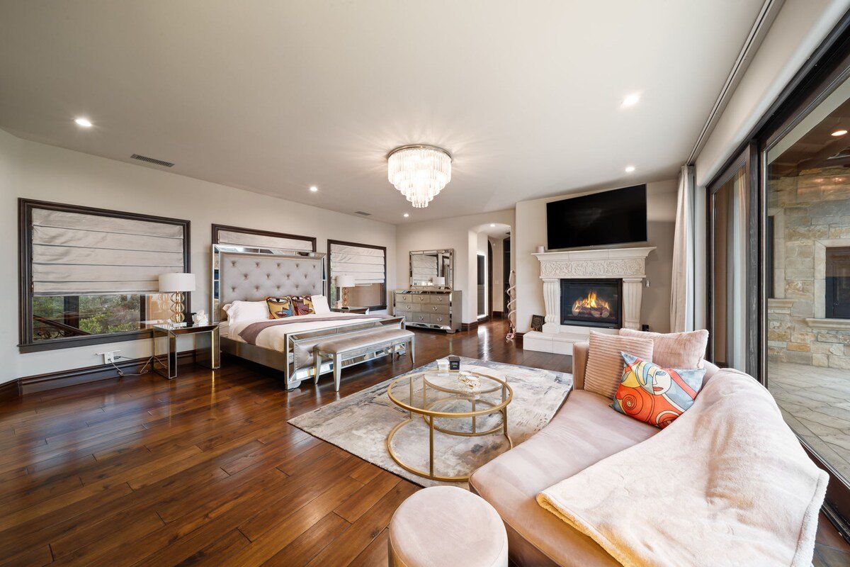 Elegant La Jolla Villa – Ocean Views & Pool gallery image 3