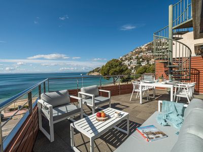 Apartamento ático delante del mar