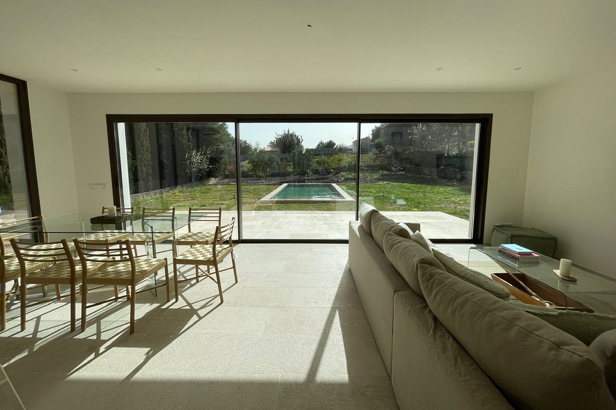 STUNNING BRAND NEW VILLA