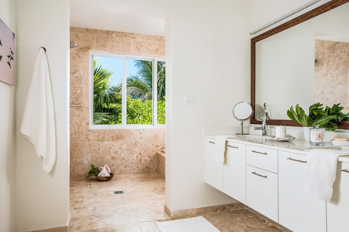 Ridgetop Two Bedroom Ocean View Suite gallery image 4