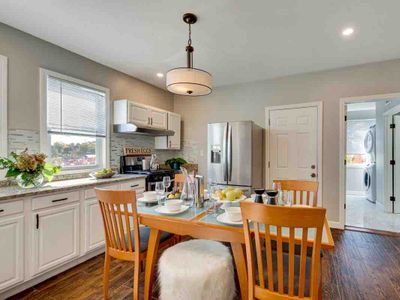 Unique 2 floors 8 beds 4 bath public transit