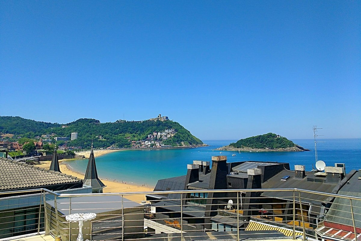 Amazing Villa over La Kontxa Beach gallery image 2