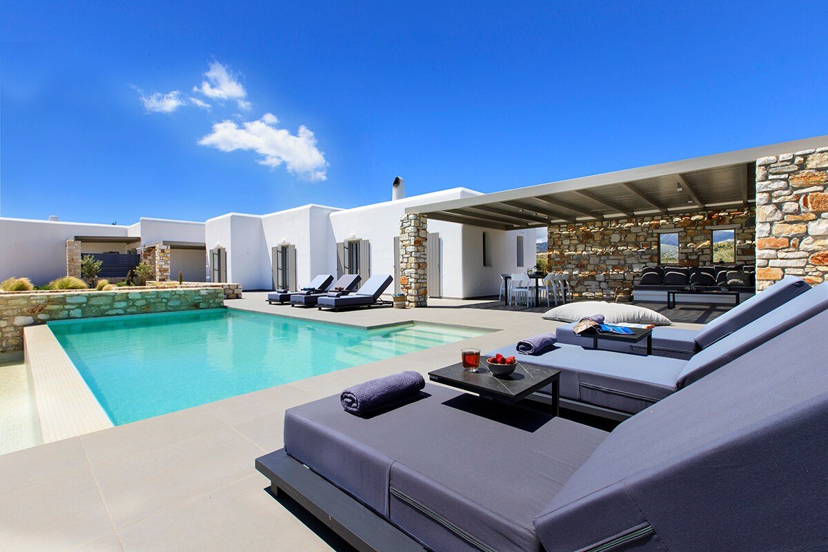 IL SOGNO VILLA 3 PAROS private swimming pool gallery image 5