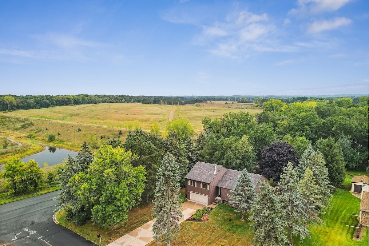 Lake Elmo Place, rural setting, near Woodbury gallery image 2