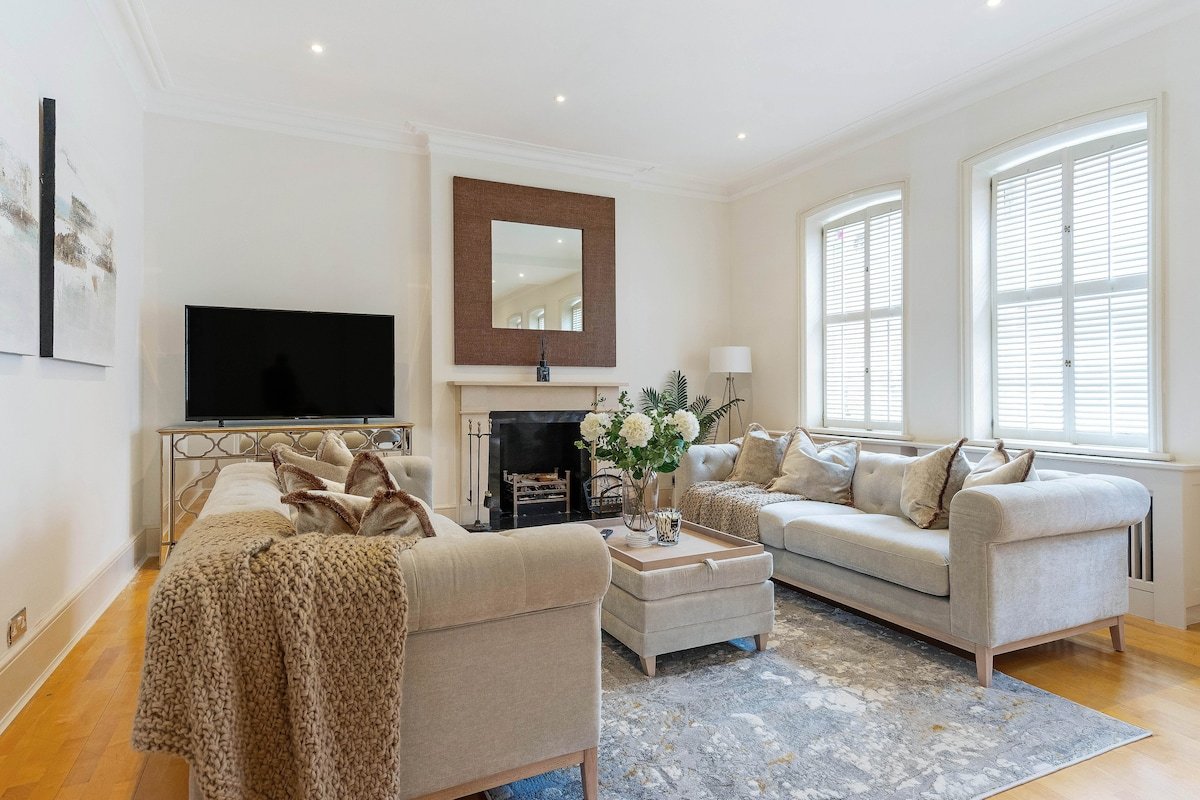 Fabulous 3 Bedroom Apartment in Kensington gallery image 2