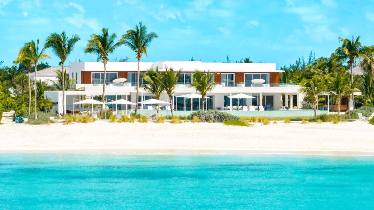Sole E Mare – 10 bedroom Grace Bay Estate