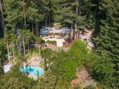 [New Special] Modern Redwood Retreat with pool