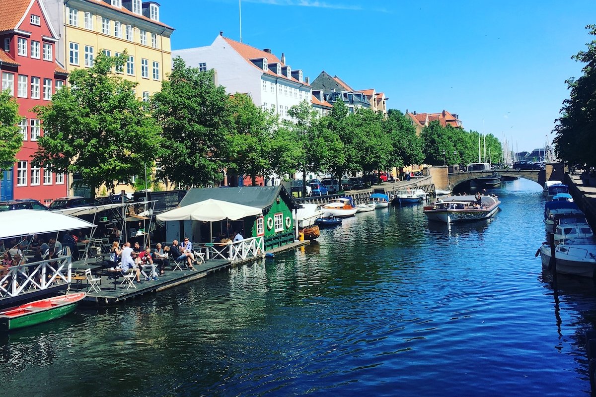 Luxury Designer Penthouse Overlooking the C@nal! gallery image 2