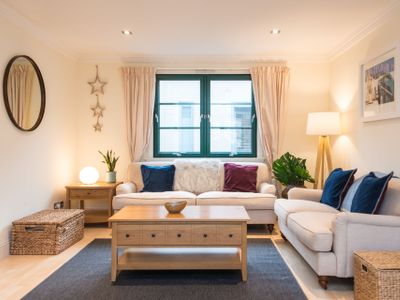 Beautiful central mews house near tram to airport