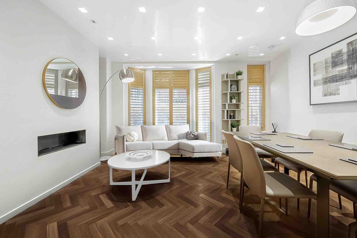 J-Mr Selfridg gallery image 3