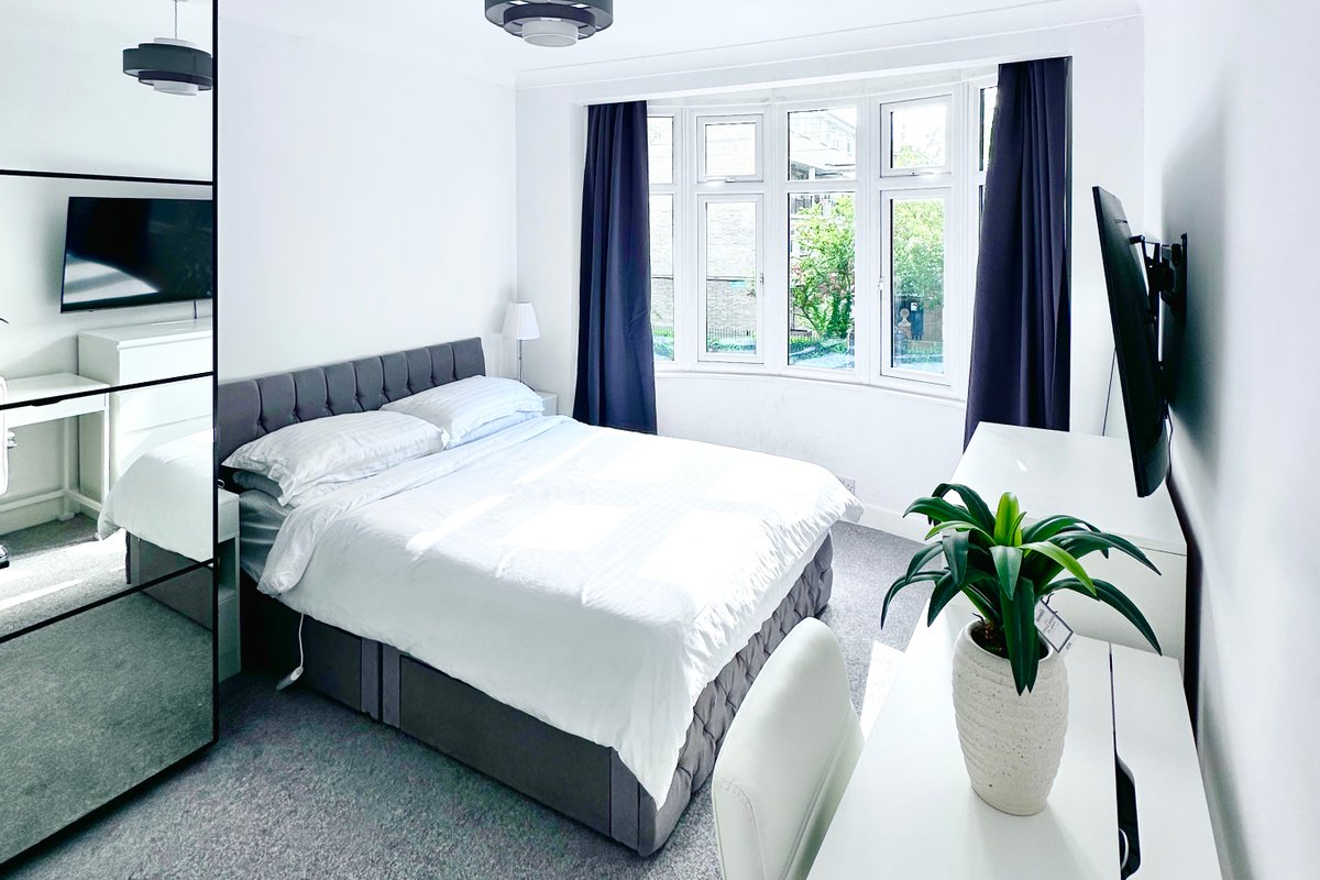 Spacious 3BR Home w/ easy access to Central London