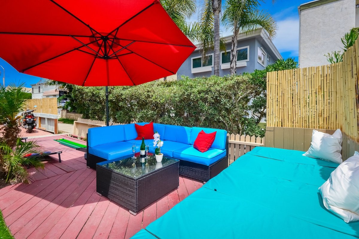 ☀ Mission Beach Mega Mansion Sleeps 16☀ gallery image 3