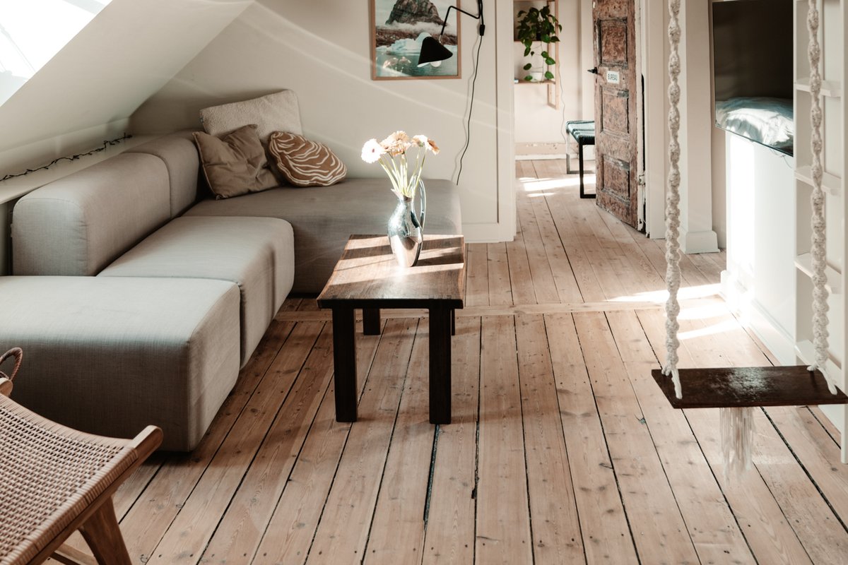 Cosy loft apartment w. private rooftop in hip area