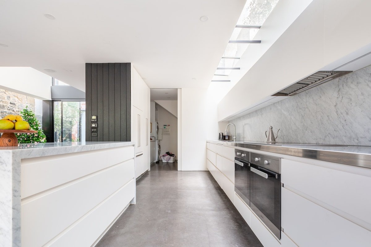 Luxury 4 Bedroom Family Home with Pool-Fitzroy gallery image 4