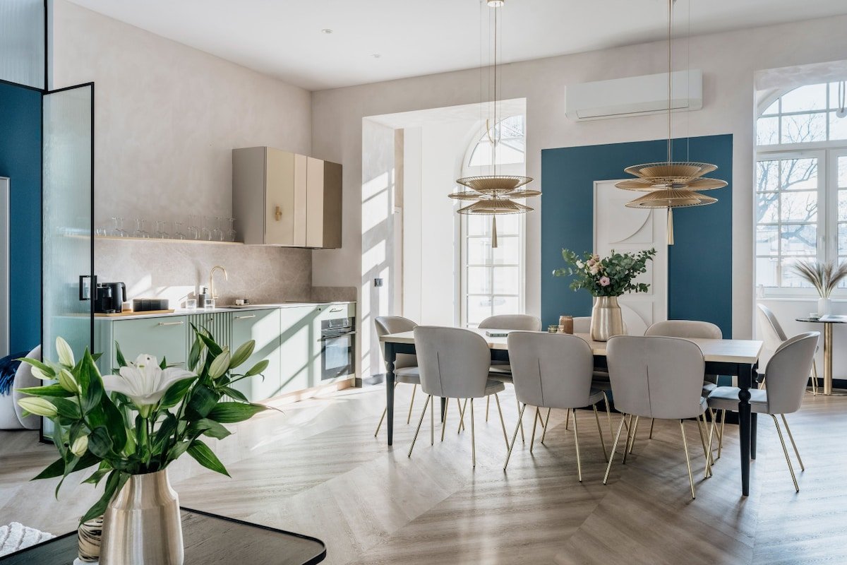 Royal Retreat: Wellness, Jacuzzi & Sauna gallery image 5