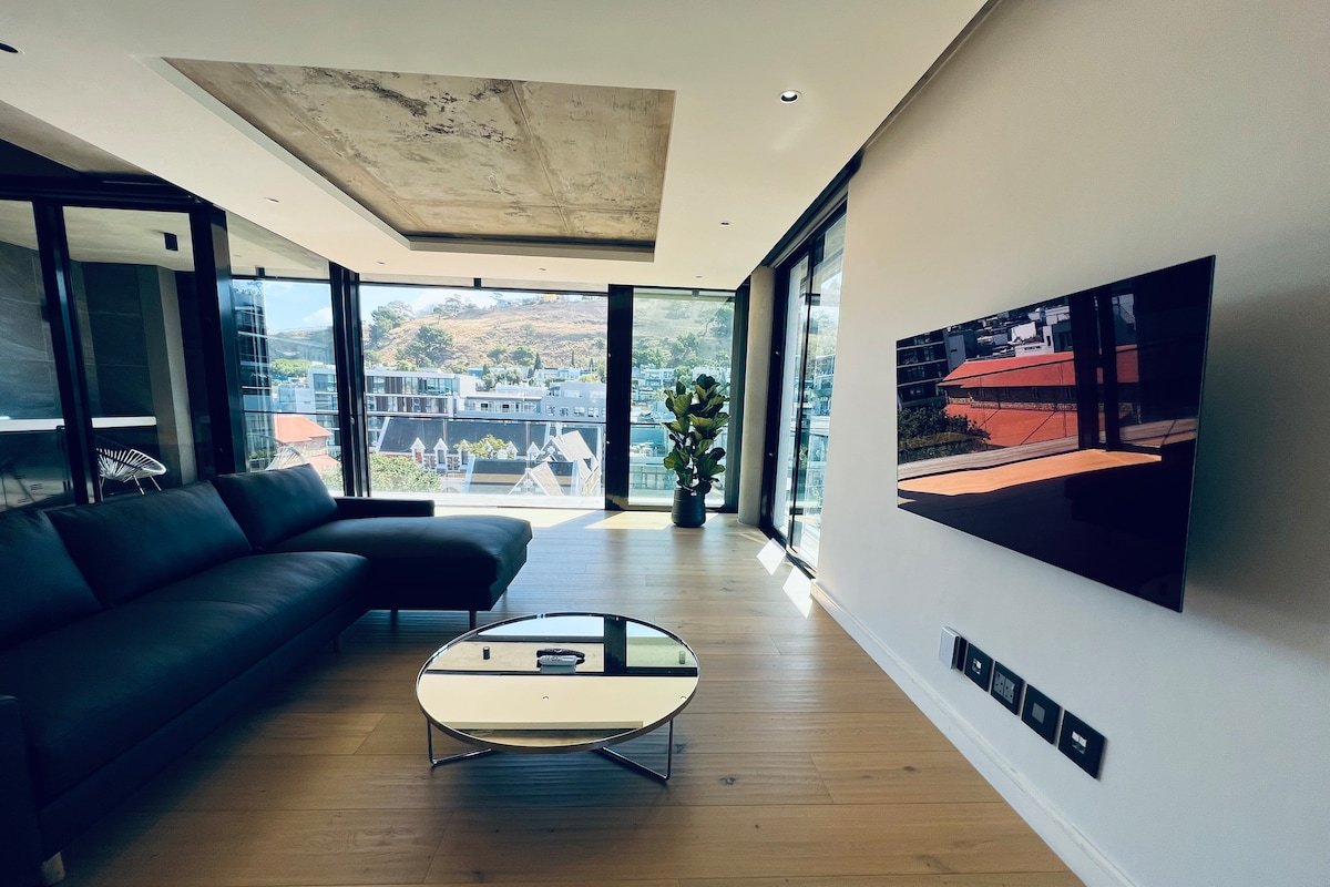 3 Bedroom Double Volume Luxury Penthouse gallery image 5