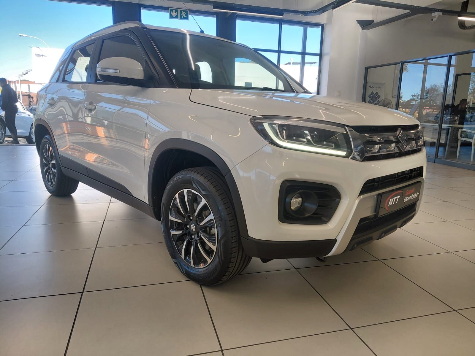 SUZUKI VITARA BREZZA 1.5 GLX for Sale in South Africa