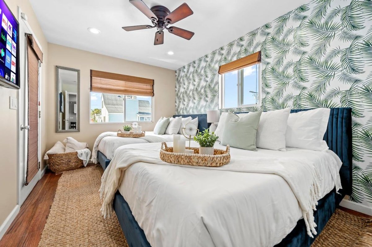 MB Oceanviews and Rooftop Deck 2BR w/ Parking gallery image 3