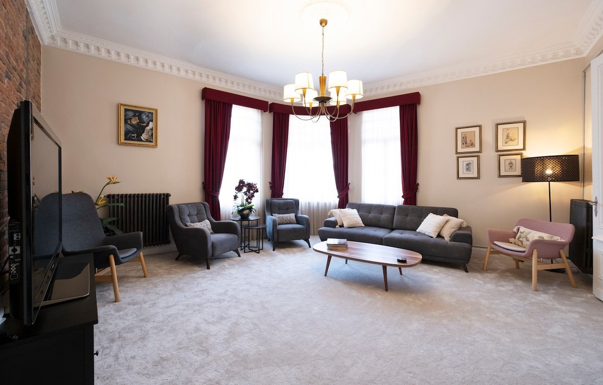 Beautiful Historical Flat in the Heart of Beyoglu gallery image 2