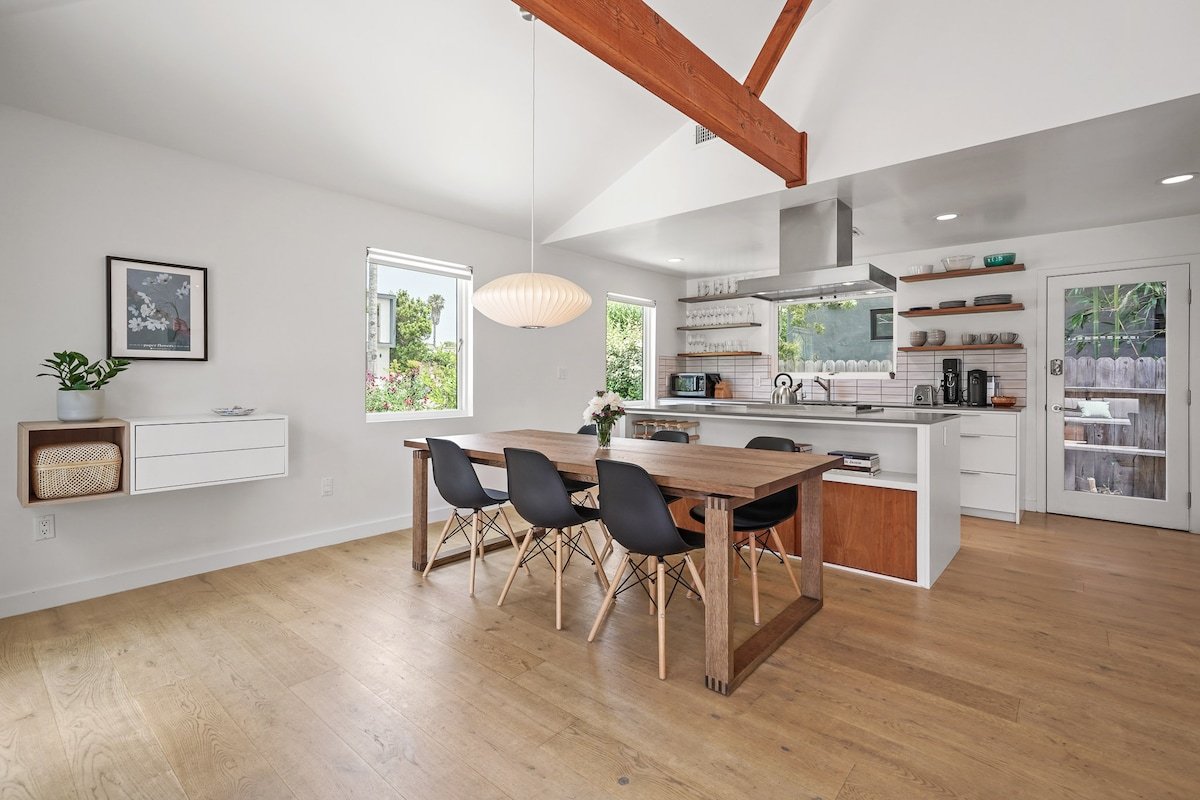 Modern | Outdoor Lounge | Detached Office gallery image 2