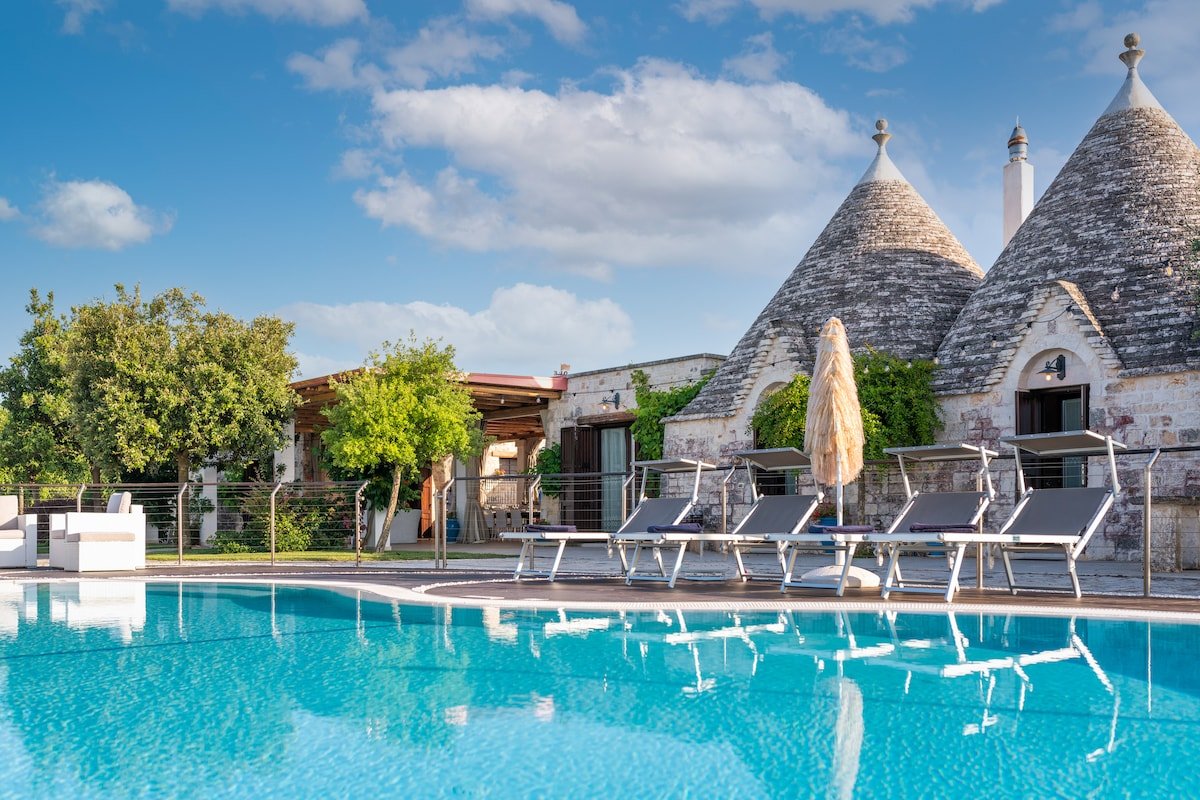 Trulli Ericla Luxury with tennis court and Pool gallery image 2