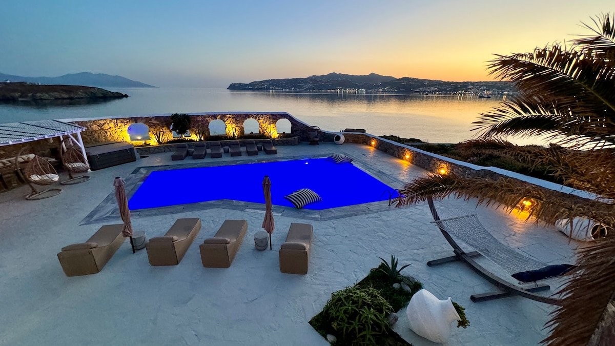 Stay Waterfront – Stunning 6-Bedroom Villa Annita gallery image 2