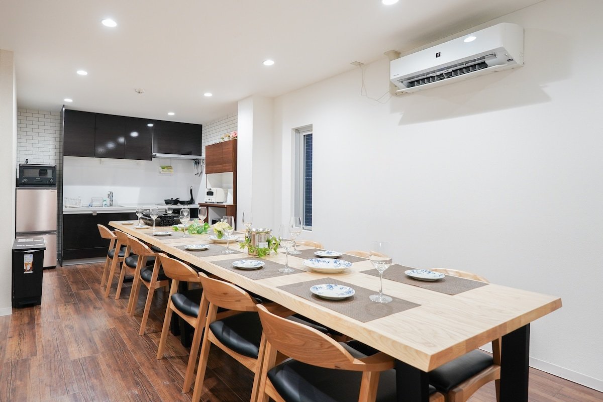 Asakusa station 8 min Max 16 guest Airport pickup gallery image 2