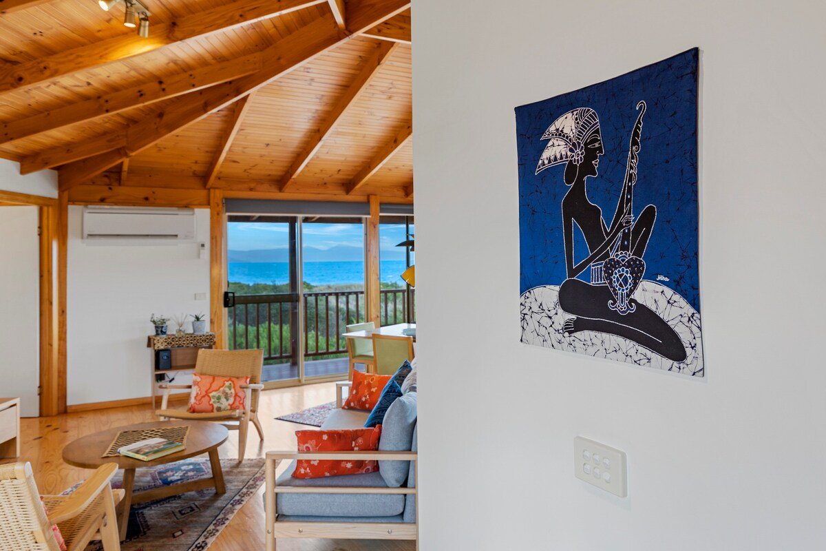 Secluded beach front retreat with a heated pool gallery image 4