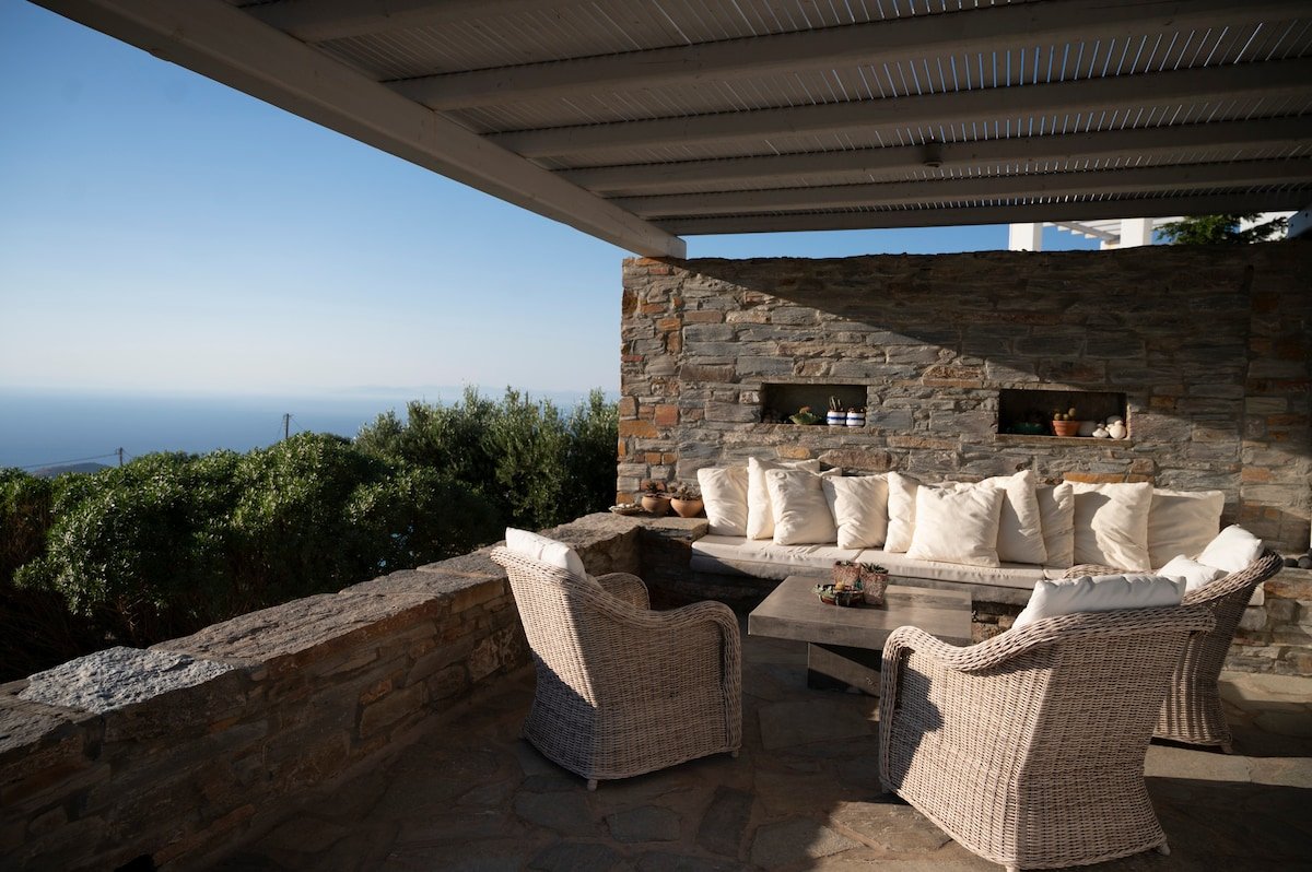 Villa Kyparissi in the island Kea gallery image 3