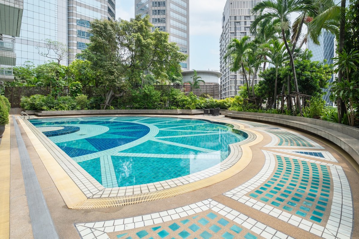 Luxury Condo, 30th fl, 201 Sq.M., 3 Beds, 3.5 Bath gallery image 4