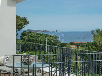 FLOR DE LIS – Pool, 10 min. walk to beach & bars