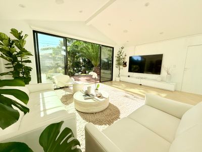 Luxurious and elegant house with tranquil backyard